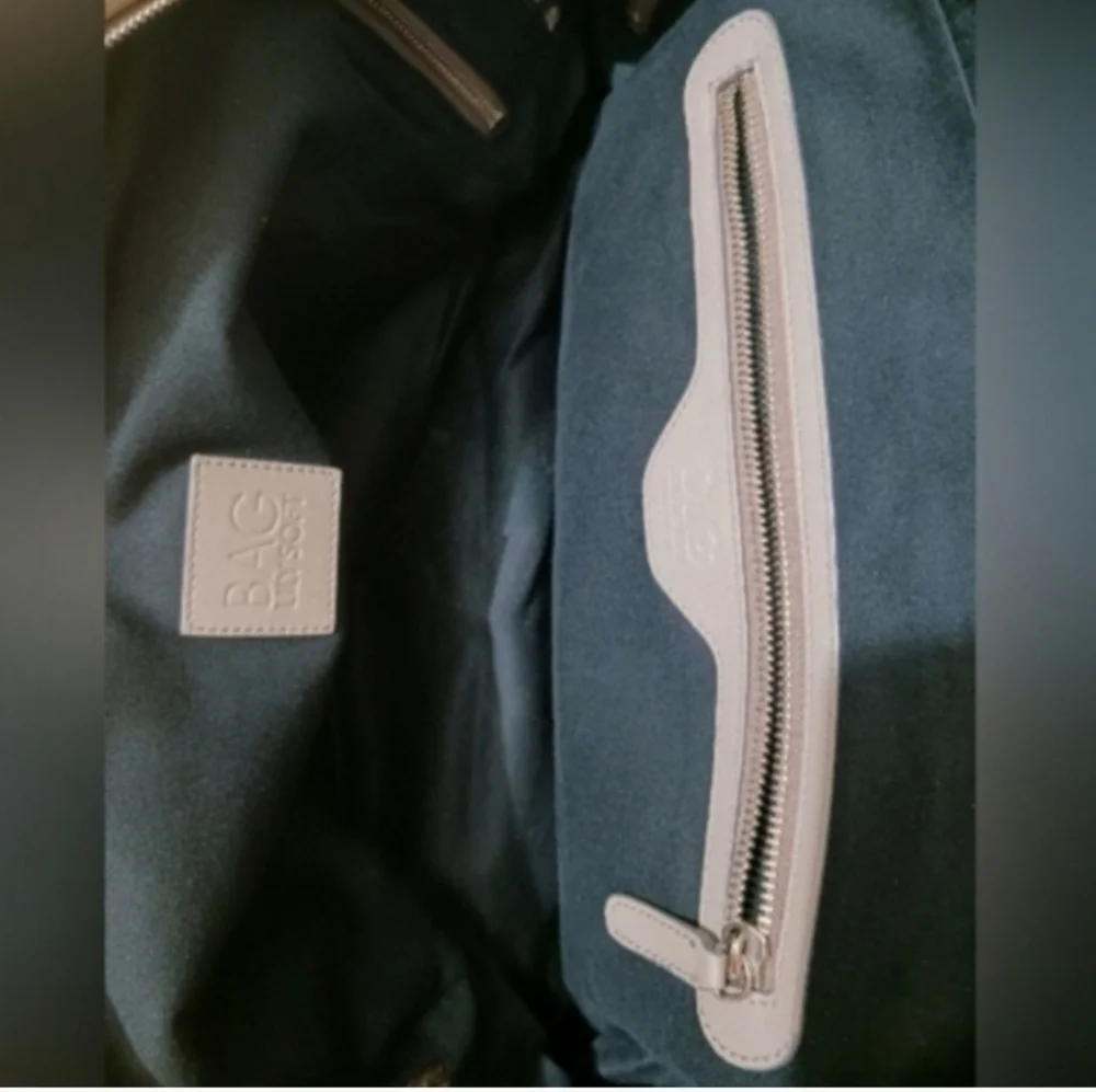D&G LILLY SOFT gray, or taupe color travel bag - Picture 16 of 16